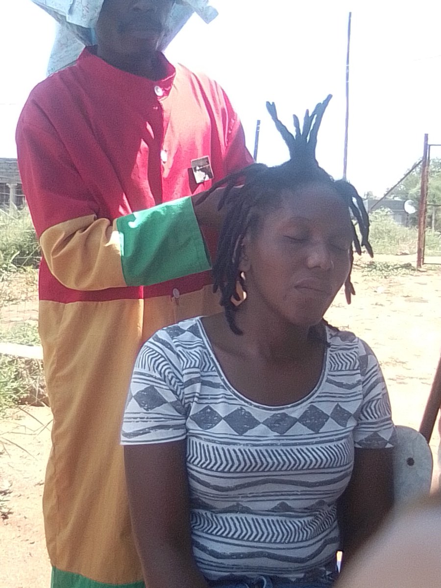 ONkgothoe's tweet image. Doing my other side hustle.
#dreadlock