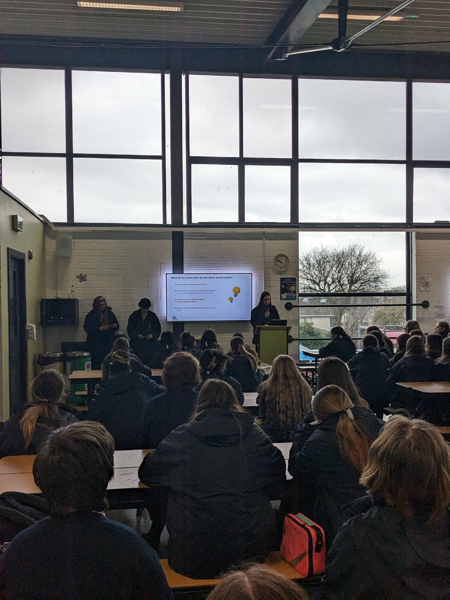 Half way!!! Well done to our TY peer educators who gave their first talk to the 1st years this morning. Their Jigsaw Talk on Mental Health was executed brilliantly. Round two later today! #onegoodschool #jigsaw #mindyourmentalhealth #5aday @jigsaw @Colaistebride @TYColaisteBride