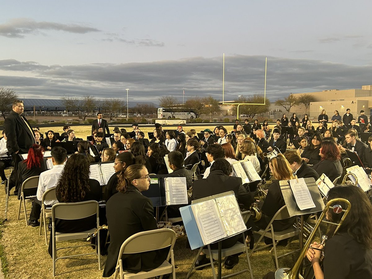 adamdavid223's tweet photo. The Casa Grande all city band gala was a huge success! Thank you to all our amazing @CGESD4 and @CGUHSD_82 students and music teachers who made the night so wonderful. #CGpride #DestinationDistrict #CGESDfamily @lavenderjeff https://t.co/a6fCEEtLEX