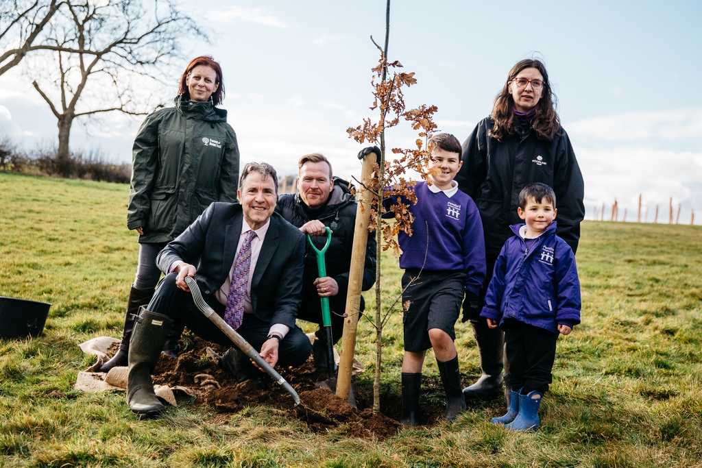 Thanks to everyone who came to celebrate the launch of Great Avon Wood last week with @avonneedstrees, including Metro Mayor, Dan Norris @votedannorris, who was joined by the youngest and oldest children from Pensford Primary School to plant an oak tree.🌳

 📷 @alexcarlturner