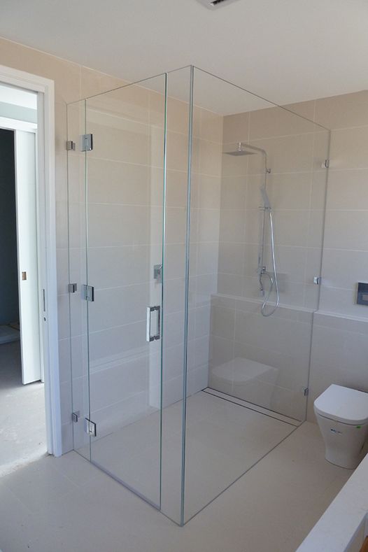 Frameless swing shower enclosure for a classy and terrific bathroom interior!
Contact us for your free quote right now!👇🏼
📱  WhatsApp on +971-525577392
🌐 dubaiglassmirror.com
#dubaiglassmirror #framelessglass #frameless #showerenclosure #swingdoor #cubicles #dubai