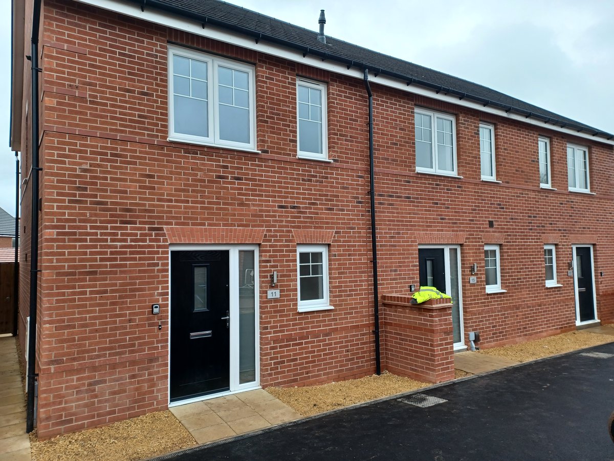 JBStonewaterUK's tweet photo. Handovers have been coming in thick and fast recently! This week @StonewaterUK  took handover x6 - 2bedroom #affordablerent homes with @AvantHomes at Sheltone Village, Earl Shilton 

#discoverstonewater #AffordableHousing #newhomes https://t.co/uzZKkUIFYH