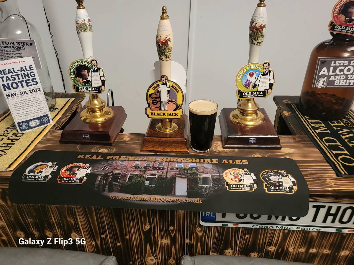It's always great to hear how much you enjoy our ales, and home bar pictures like this are even better! Show us your home bar setup and tell us what your favourite Old Mill ale is in the replies 👇