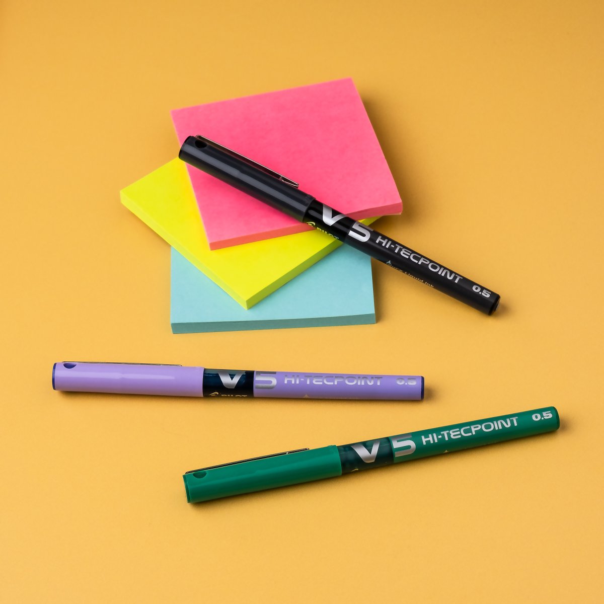PilotPenUK's tweet photo. Fun Fact Friday π
Writing notes on paper forces a person to be selective, which enables them to understand and remember π§
#FunFactFriday #Handwritting #PilotPen #PilotPenUK #WritingMatters #Writing #WriteYourWorld #V5 #LiquidInk #WritingNotes #NoteKeeping https://t.co/lsBDxinAIi