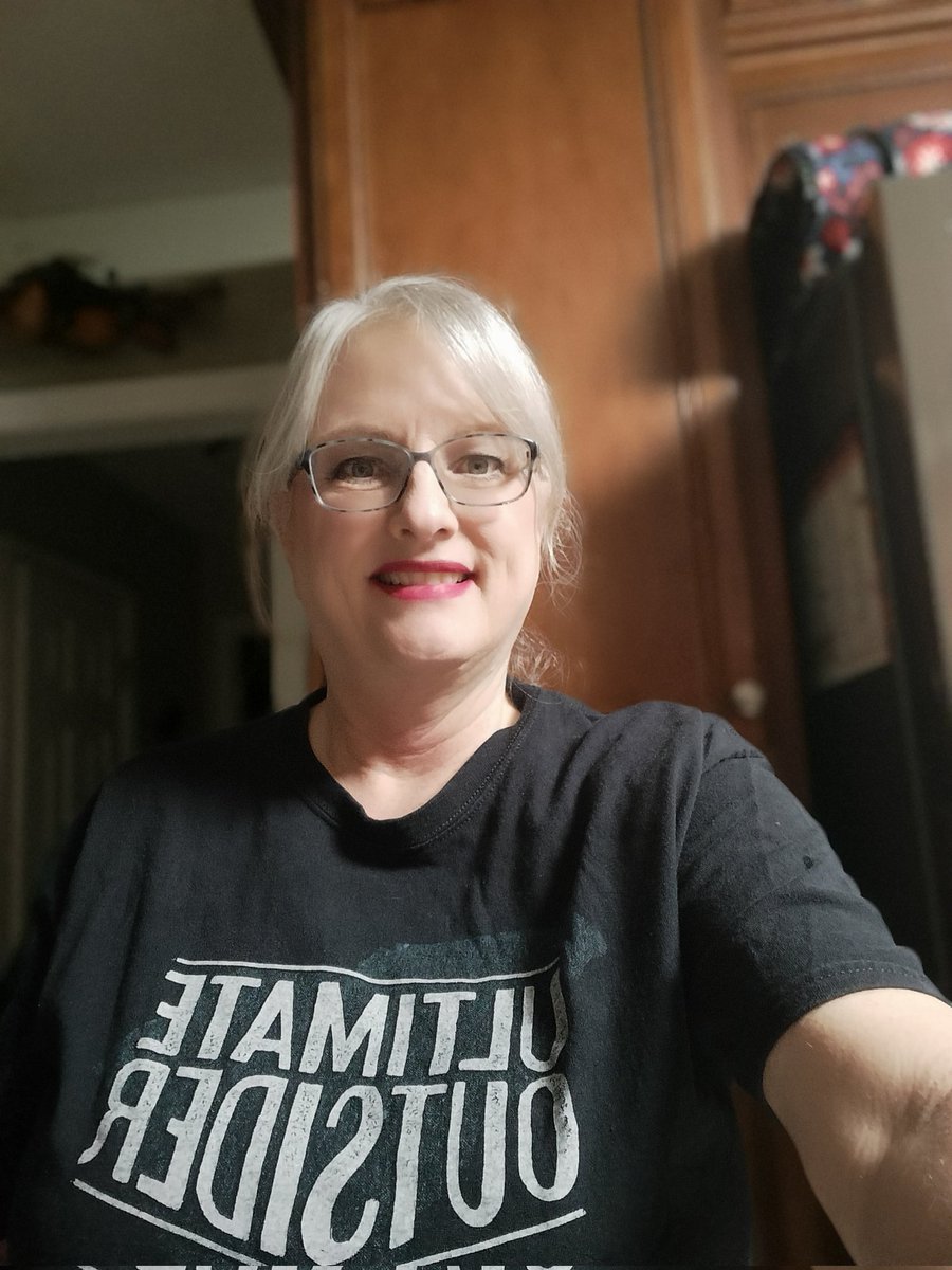 Today for Read Across America, we are supposed to wear a shirt with words.  I am wearing my Ultimate Outsider shirt.  🙂 #scstateparks