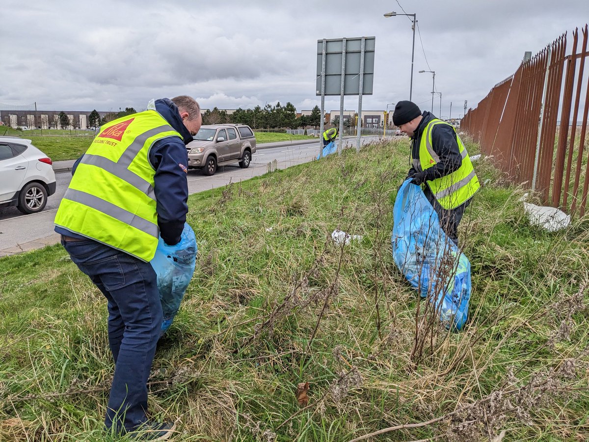 A huge thank you to all Sika staff who are currently picking up litter and planting flowers as part of #BetterBallymun. Taking time to give back and support the local community. @BallymunTT