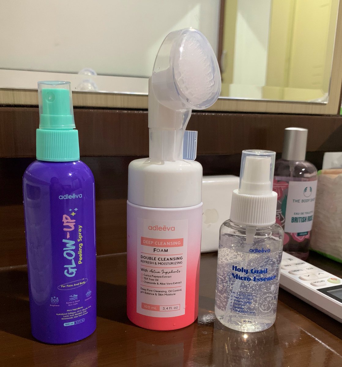 salyshine's tweet photo. plis @adleevaofficial local skincare yang hidden gem abis. aku baru pake dua kali, tapi langsung ngerasain manfaatnya. wajah autobersih, plumpy, dan gak bikin kering. peeling spraynya beneran mantap woy. fix aku auto move on dari local skincare yang aku pakai sebelumnya! ✨ https://t.co/XPF8dGrKnf