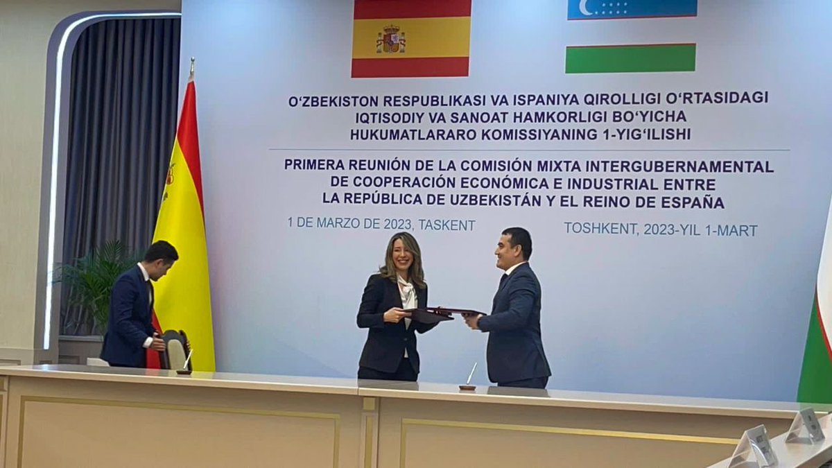 España en Rusia tweet media