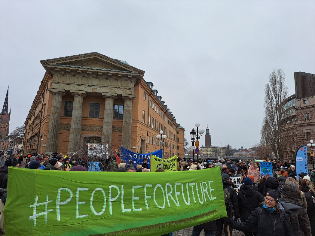 #FridaysForFuture #PeopleForFuture in Stockholm! We are a part of the global climate strike - demanding an economy and financial system which is democratic, sustainable and just