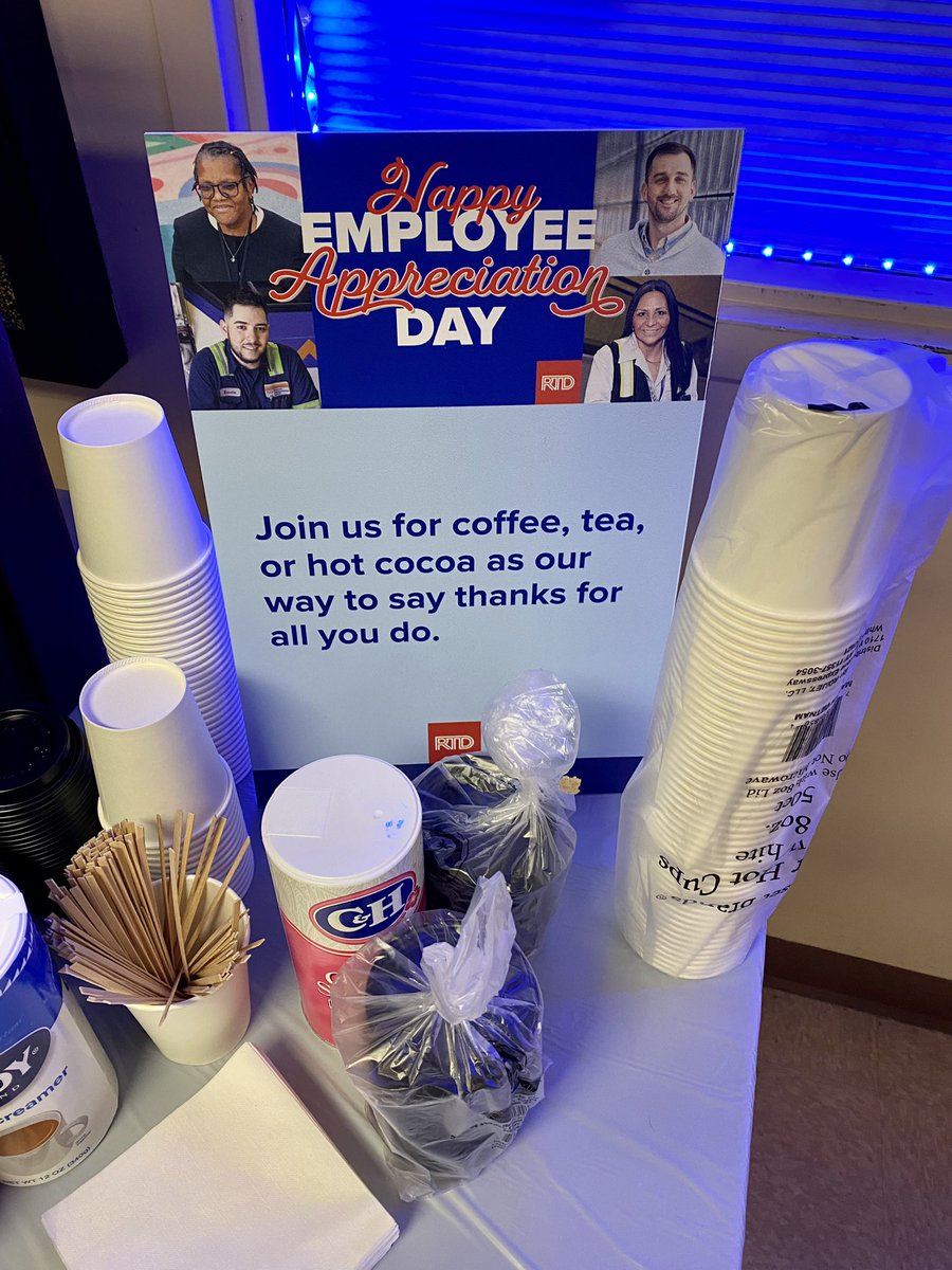 StuartGSummers's tweet image. We’re up early on a Friday morning to recognize and celebrate the dedicated frontline staff at @RideRTD. Happy Employee Appreciation Day to the 2,500+ PEOPLE WHO MOVE PEOPLE. #EmployeeAppreciationDay