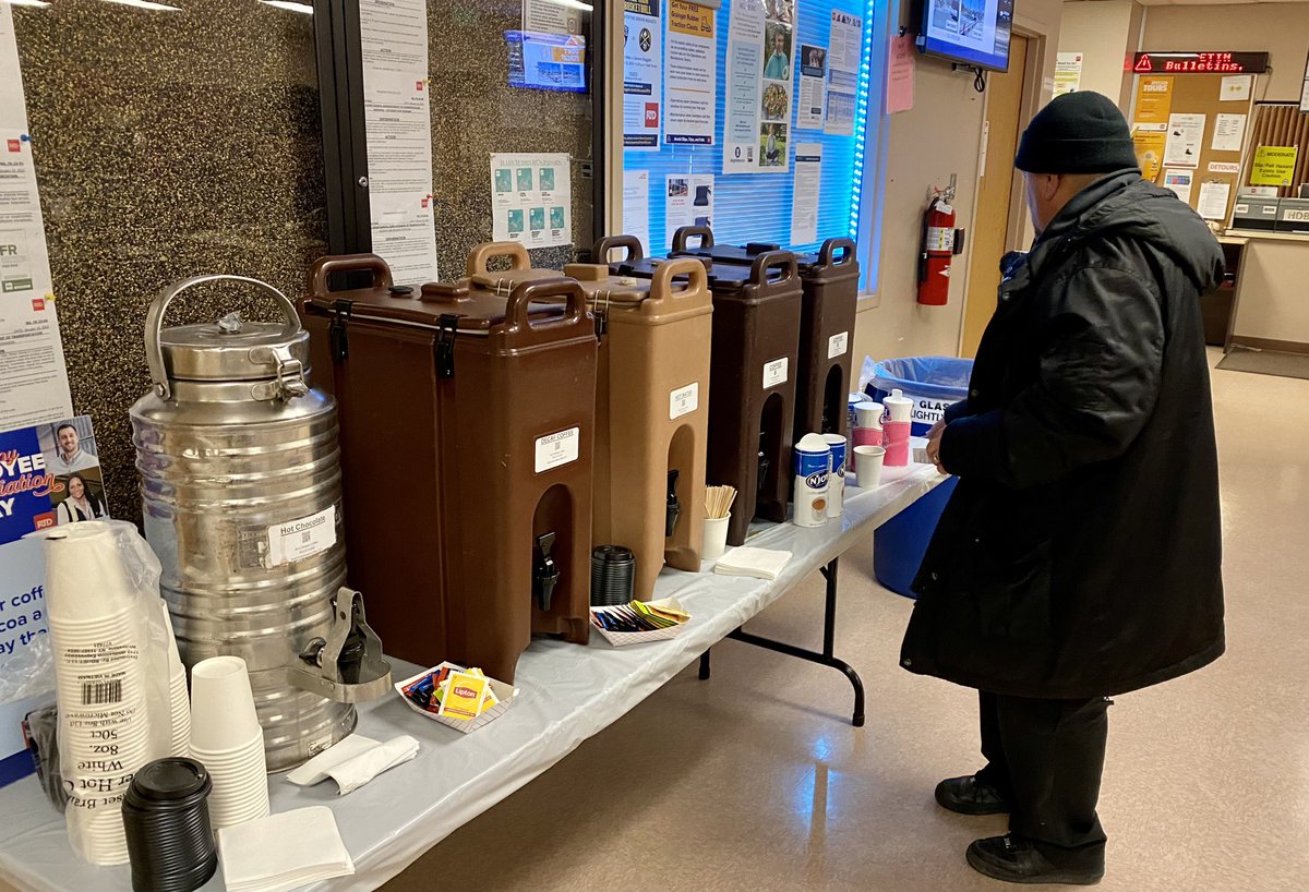 StuartGSummers's tweet image. We’re up early on a Friday morning to recognize and celebrate the dedicated frontline staff at @RideRTD. Happy Employee Appreciation Day to the 2,500+ PEOPLE WHO MOVE PEOPLE. #EmployeeAppreciationDay