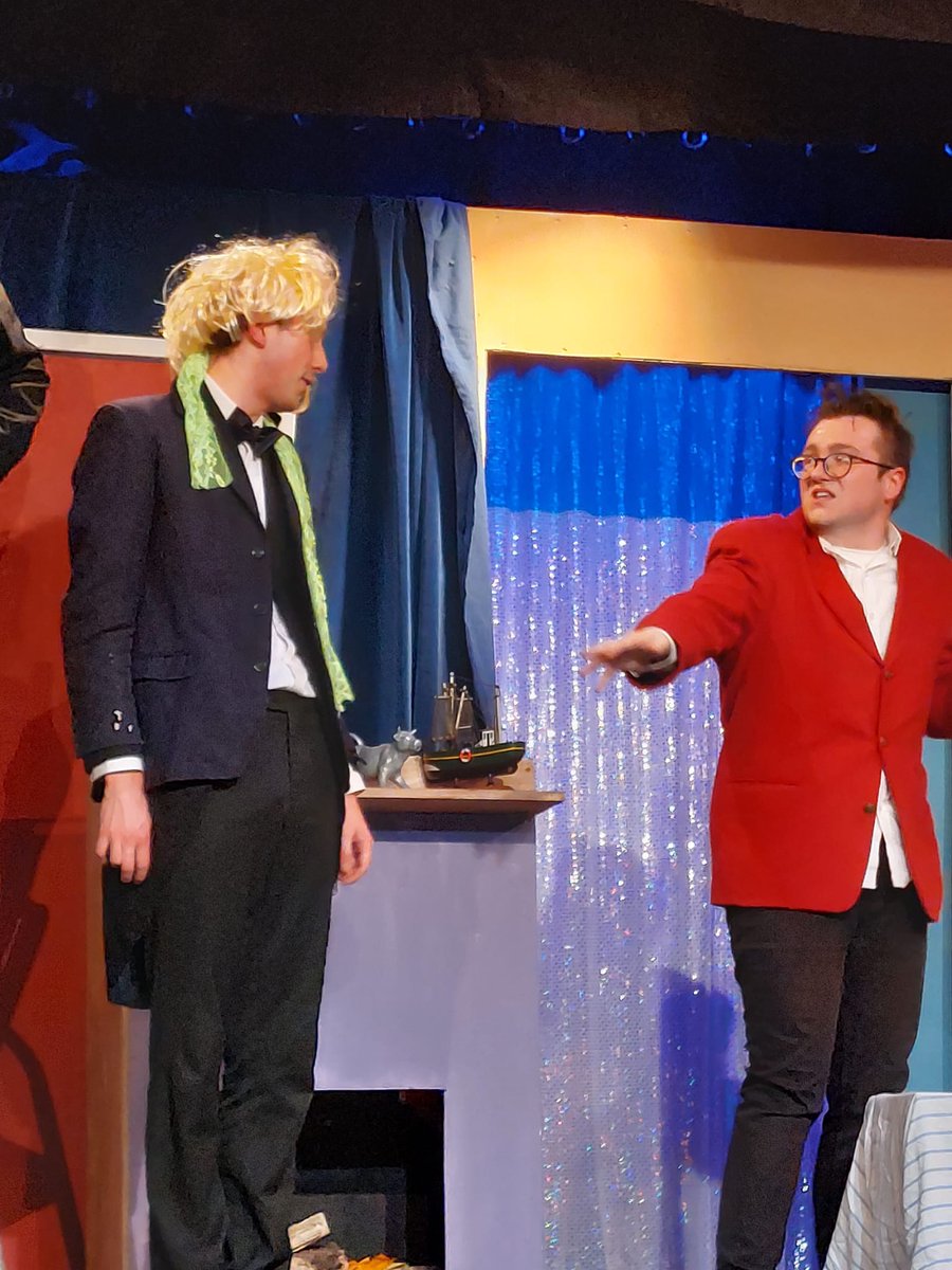 JamieNite66's tweet image. Amazing performance of Jeeves and Wooster last night from the hilarious @LukeandElliott
Sharp as a tack dialog, comical performances by all 3 of the cast and all at such a rapid pace. The evening flew by, a real comic talent!!!