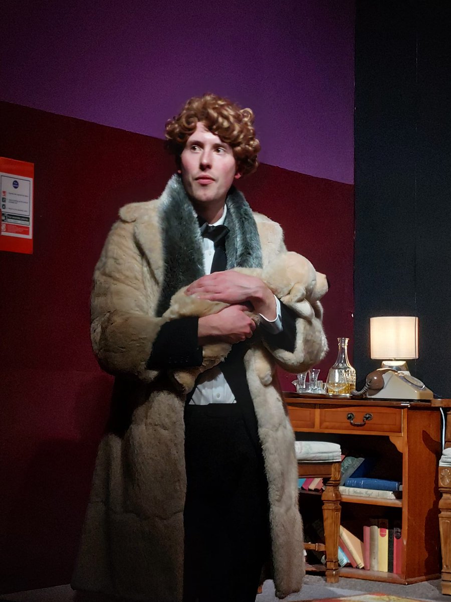 JamieNite66's tweet image. Amazing performance of Jeeves and Wooster last night from the hilarious @LukeandElliott
Sharp as a tack dialog, comical performances by all 3 of the cast and all at such a rapid pace. The evening flew by, a real comic talent!!!