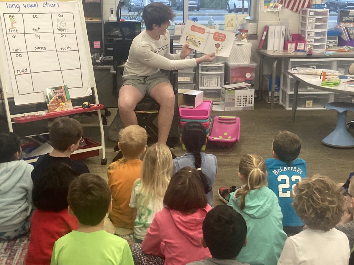 Thank you to the CRHS football team for the morning greetings and read aloud! <a href="/CatawbaRidge/">CatawbaRidge</a>