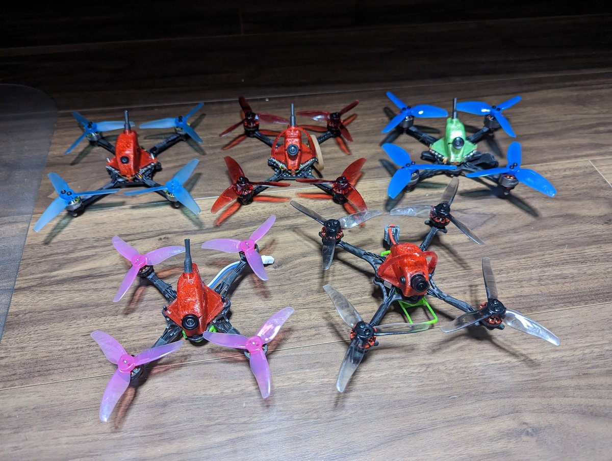 aerobattler's tweet photo. 明日のUDGP参加予定機体たち
同じようで、みんなバラバラ https://t.co/TKfmp6qC5X
