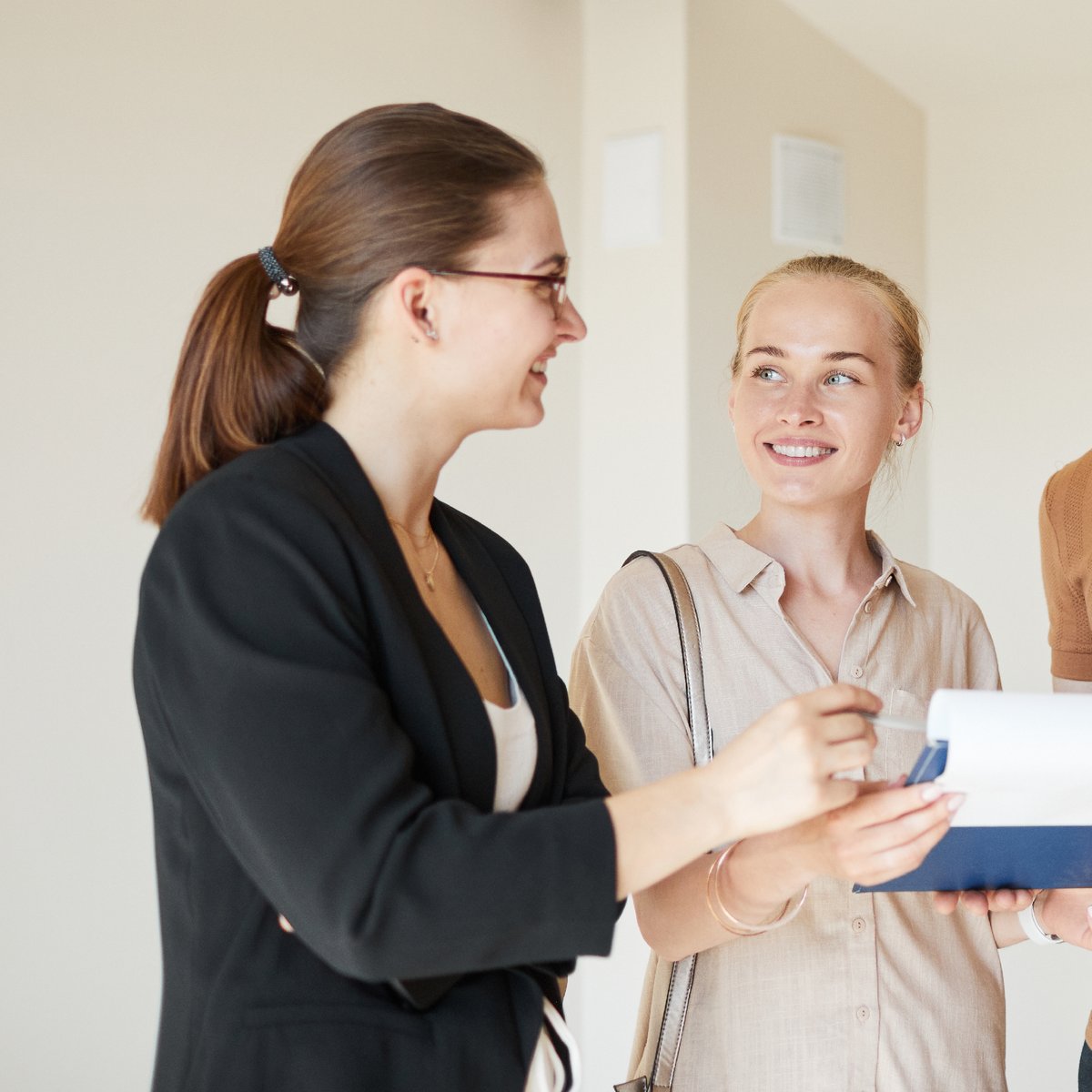 premlets's tweet photo. Prem-Lets have the experience and knowledge to give every landlord an individually tailored service to meet their requirements. 

If you’re looking to let your property , get in touch we’d be happy to help!

https://t.co/0HGzx4Ohix https://t.co/5iTFyQzotN