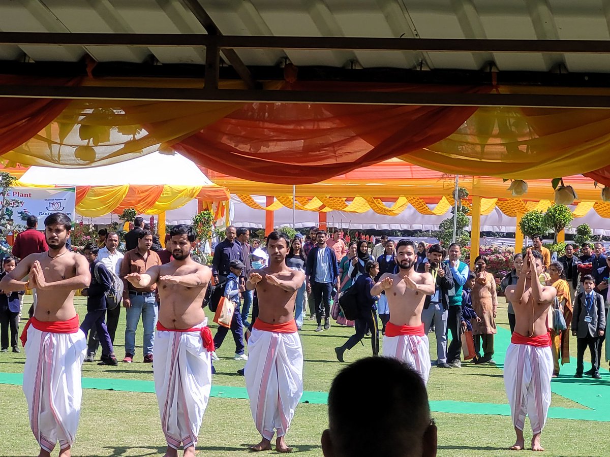 PoojaPMarwah's tweet image. Had a great inauguration at @UttarakhandRB for the #coloursofspring

Amidst Colleagues, friends, guides... @nitin_jaunpuri #paritosh