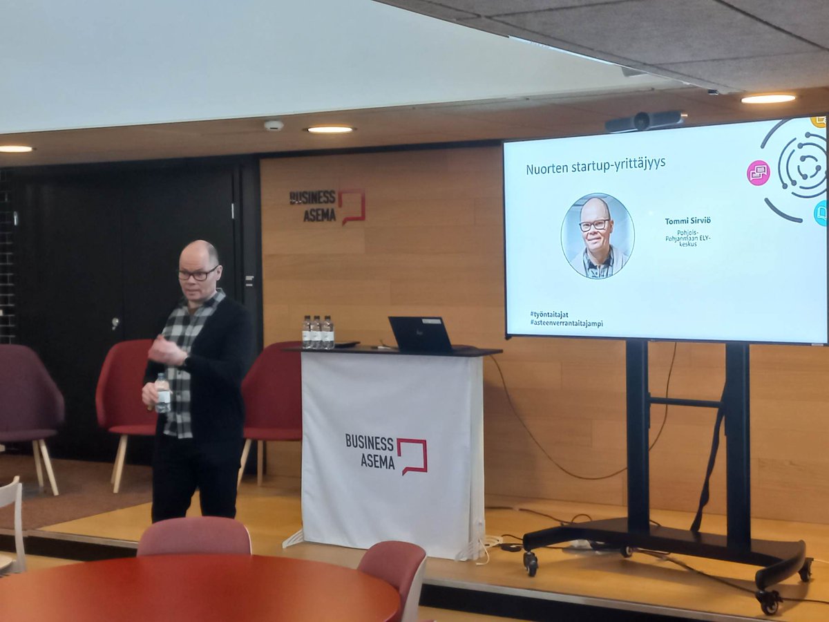 tommisirv's tweet photo. Tänään Työn Taitajat Opetushenkilöstö -tilaisuudessa BusinessAsemalla! 📸@HaapaniemiTiina
Hyvää keskustelua ja tavoitteiden asettamista nuorten uravalintojen mahdollistamiseen. Yrittäjyys.
#BusinessAsema #Nuortenstartuppilotti #yrityssparraaja #POPELY https://t.co/WEknWctMTu
