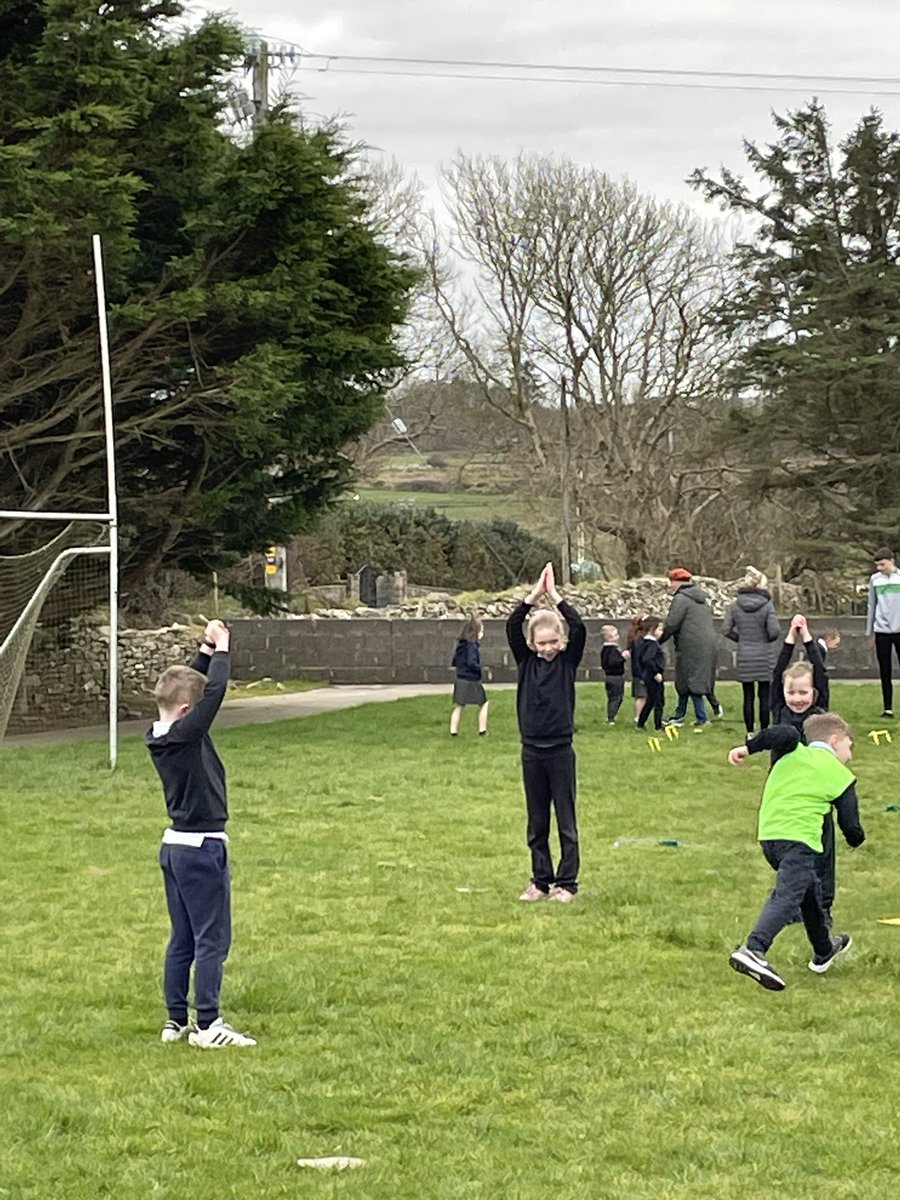 lacken_ns's tweet photo. Very active morning with TY coaching from St Patrick’s College, Lacken Cross,great activities = active,happy children, míle buíochas 👏👏@MichaelFitzmau8 @MayoGAACoaching @ActiveFlag @schools_sport @lackencross https://t.co/5Be5zCXWuy