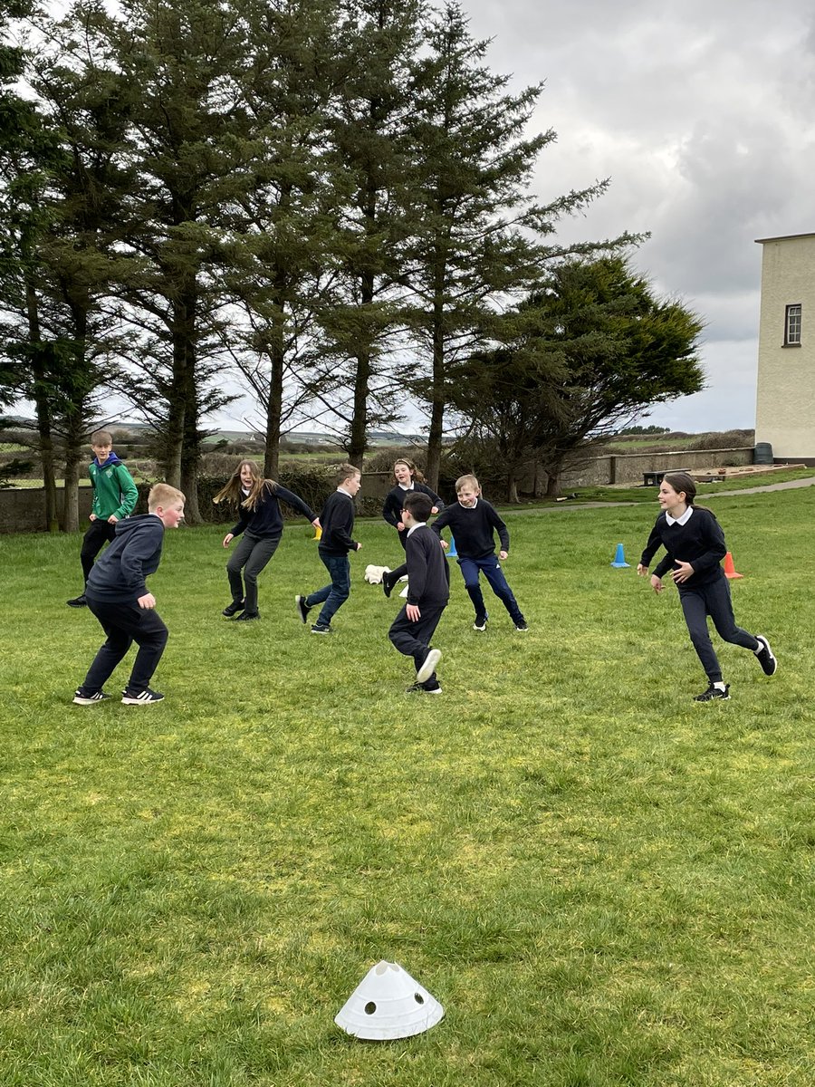 lacken_ns's tweet photo. Very active morning with TY coaching from St Patrick’s College, Lacken Cross,great activities = active,happy children, míle buíochas 👏👏@MichaelFitzmau8 @MayoGAACoaching @ActiveFlag @schools_sport @lackencross https://t.co/5Be5zCXWuy