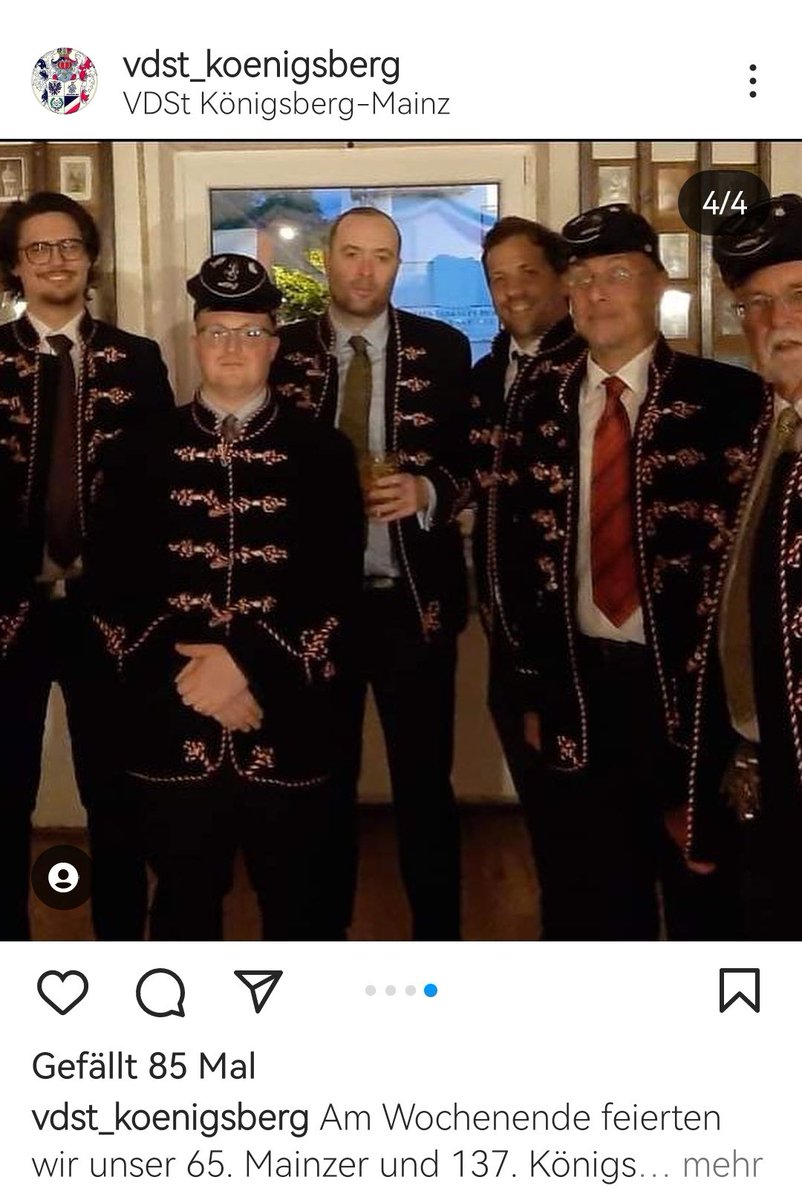 PiratenMainz's tweet photo. Wird am Sonntag Nino Haase zum Oberbürgermeister von #Mainz gewählt, der Mitglied einer deutschtümeligen Burschenschaft ist, die ihr Haus gerne Schwarz-Weiß-Rot "schmückt"? Was meint ihr dazu? #obwahlmz #obwahl #obwahlmainz #ninohaase #vdst #königsberg https://t.co/usgv5FOxin