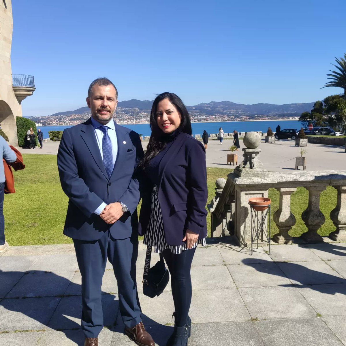 ldamasol's tweet photo. Así como invitados de entidades  públicas,  alcaldes, asociaciones e invitados. 

Lucero Dámaso 
@hablayconvence
Asociación Mexicanos en Galicia Chichénitza 
#ForoIntercultural 
#ciudadescolombinas https://t.co/m3tVfDtueK