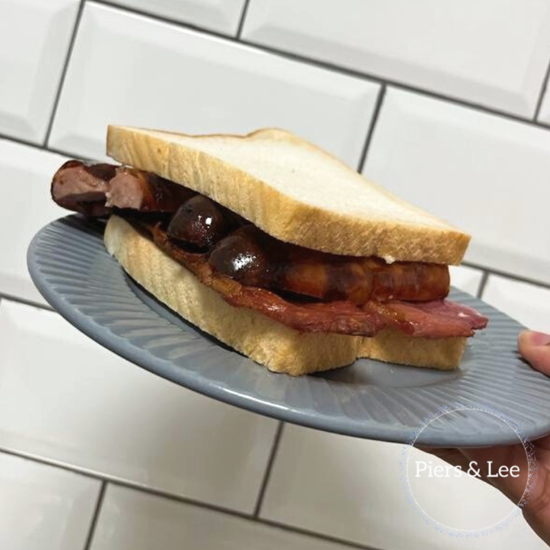 PiersandLeeLtd's tweet photo. How divine does our bacon and sausage sandwich look!? It pairs perfectly with a hazelnut cappuccino!🤩 

Get yourself down today to try our delicious food and drink!😊

#PiersandLee #Coffeeshop #cafe #baconandeggsandwich #cappuccino #breakfastsandwich https://t.co/YHtYpBwkOL