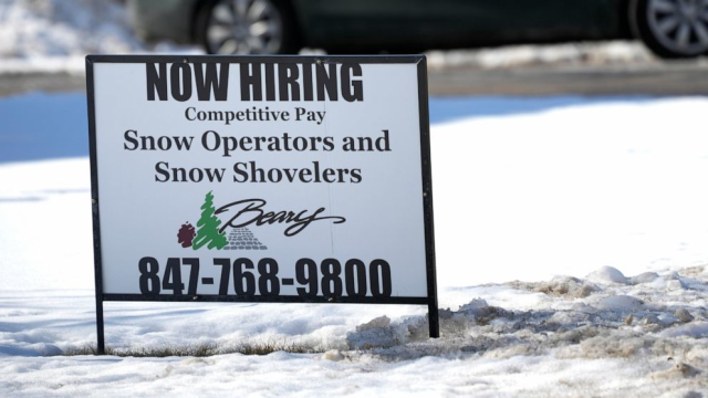 JeffSokolowski1's tweet photo. Applications for jobless claims in the U.S. for the week ending February 25 fell to 190,000 from 192,000 the previous week, the Labor Department said Thursday. It’s the seventh straight week claims were under 200,000. https://t.co/KeEMtAXyI9 https://t.co/vbzxi6QLY7