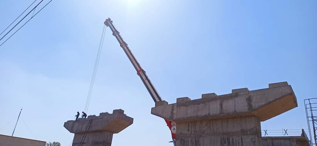 DuddakuntaBJP's tweet image. 700 టన్నుల భారీ క్రేన్ సహాయంతో #UrbanLinkRoad టవర్ క్లాక్ బ్రిడ్జి నిర్మాణ పనులు.
#APNEEDSBJP
#ModiForDevelopment