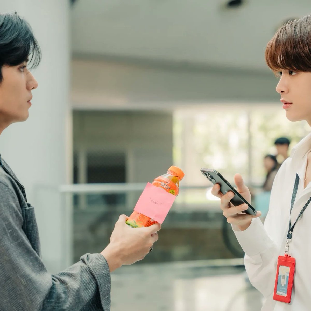 SerieBl's tweet photo. #BedFriendSeries
SNEAK PEEK EPISODE 3
Every Saturdays on:
📺 ONE 31 | ⏱️ 22.40
Rerun :
📺 Youtube Mandee Channel | ⏱️ 23.45
📺 iQIYI (Uncut Version) |
⏱️ 23.45
#NetJamesNarak #NetJames #BedFriendep3
#อย่าเล่นกับอนลSeries #boyslove #thaib #blseries https://t.co/eqEIXHVAG8