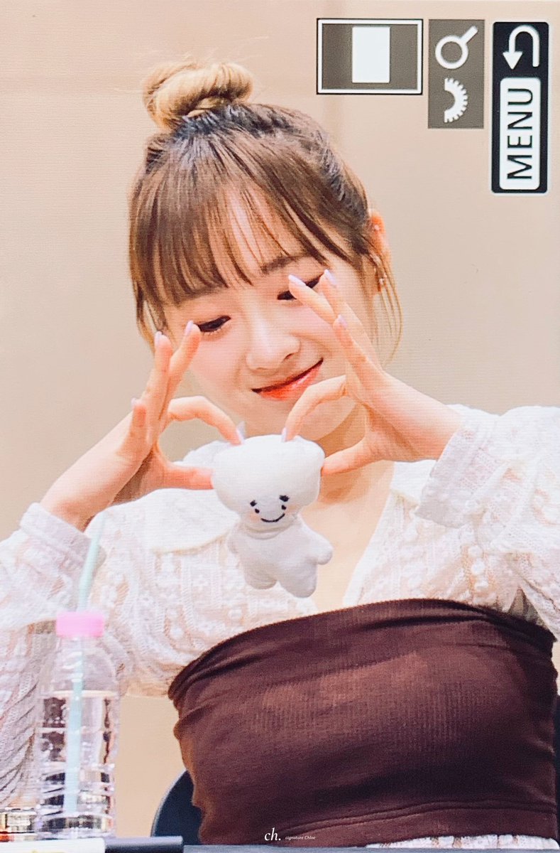 ch_lo2's tweet photo. 230303 클로이 프리뷰

로이는 패니가 조아💞

#시그니처 #cignature 
#클로이 #Chloe
@cignature_J9 https://t.co/c0bFno0OT1