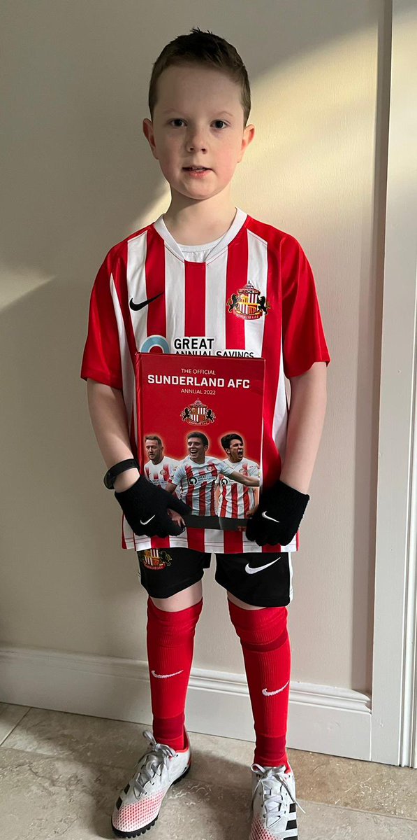 savosafc's tweet photo. Daniel is ready for World Book Day.
He wanted to go as his favourite player @patrick7roberts Hoping this gets him on the scoresheet tomorrow. #hawaythelads https://t.co/O2hHAaUGYz
