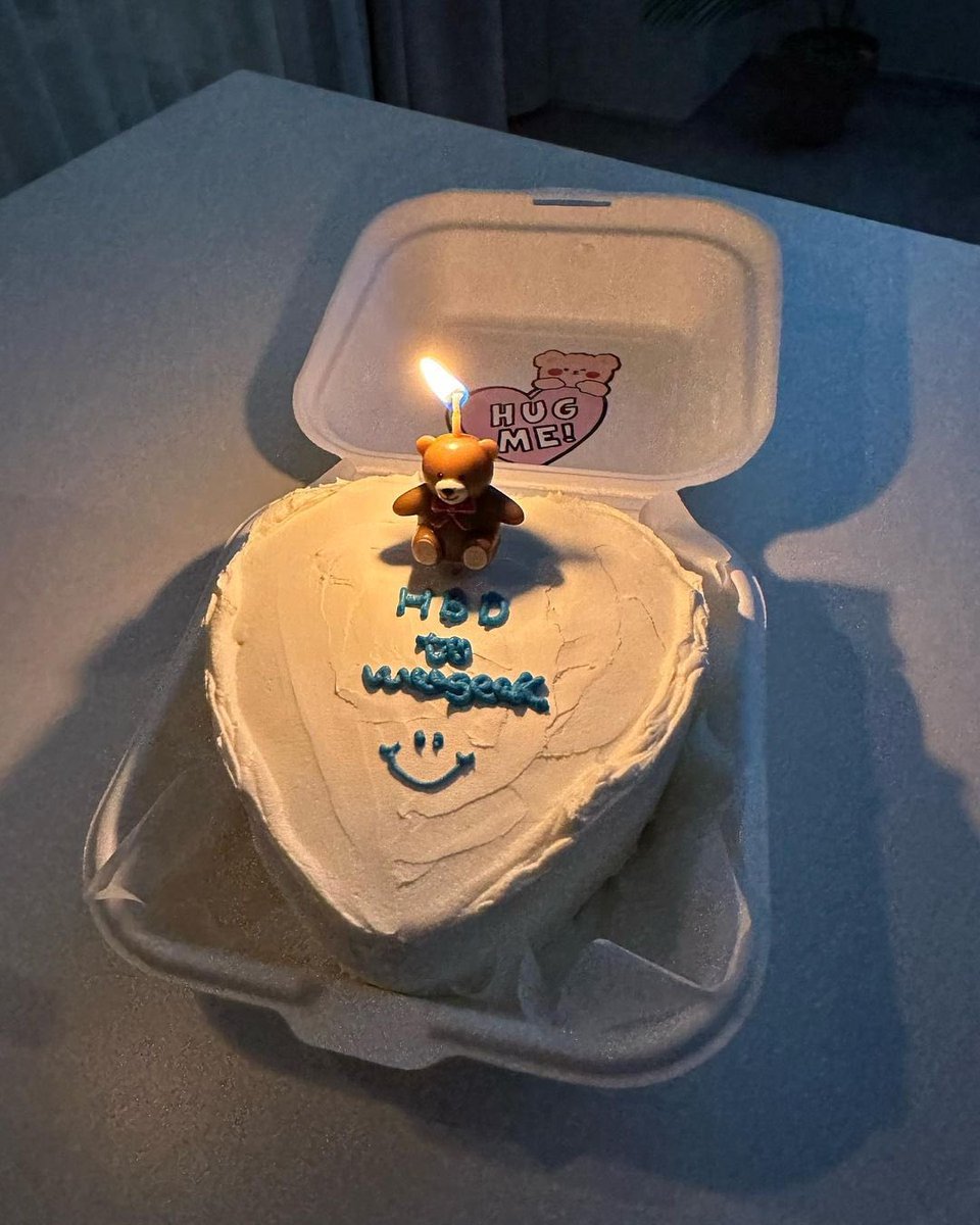20230303 서른살 생일 축하! 3이 많네 처음 축하해주는 생일이라 좀 어색하지만 내년엔 좀더 익숙하게 해볼게요 즐거운 하루 되었길-✨#김우석
