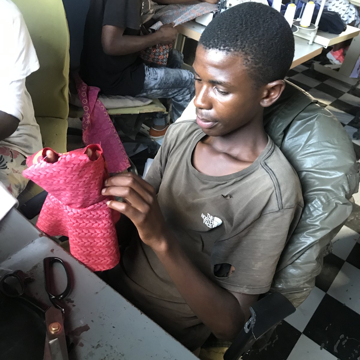 tholleka's tweet image. Meet Yanda, who says life has been a rollercoaster! he has been longing for mentorship all his life, and now he feels complete.

#Businessandartssa
#departmentofsportsartsandculture
#Pesp3