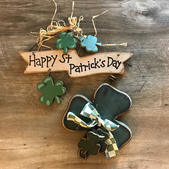 LenitaApril's tweet photo. So good I had to share! Check out all the items I'm loving on @Poshmarkapp #poshmark #fashion #style #shopmycloset #cutterbuck #baggu: https://t.co/NkaBfhOVL2 https://t.co/2oefnrL5u3