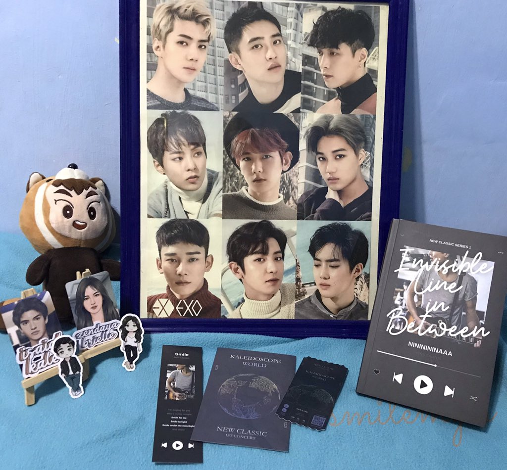 smilemyls's tweet photo. very proud of you, ate @nininininaaa feeling ko para akong nag a-unbox ng kpop signed photobook and tix con ate ha! ang cucute nung pc and stickers! grabe din paghihinayang ko na wala akong booklet pero excited na ako basahin 'tong libro mo ate. more self pub ate nins! #ILIB https://t.co/NIRFeSE25E