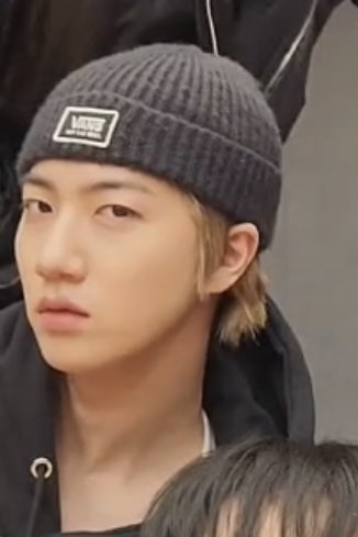 이와중에도 왼쪽 얼굴을 사수 미치겟네