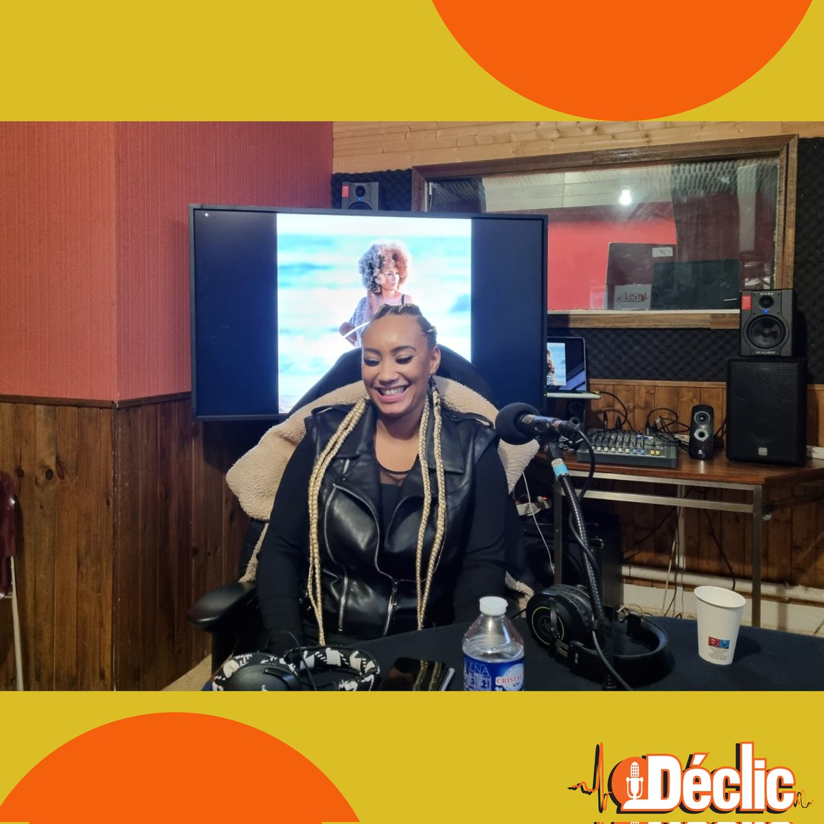 radiodeclic's tweet photo. 🎙️ https://t.co/SZGuxrKnx9 🎙️

Au sommaire ce soir : 

- Flo reçoit l'artiste Eloisha IZA @eloishamusic_iza 
- Chronique Envers et contre tout 

#radio #podcast #saintdenis #eloisha #musique #thevoice https://t.co/9sWyafXYdf