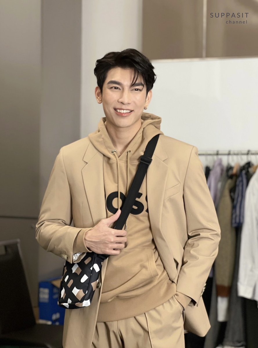 SolSkipperCo's tweet photo. หล่อจนละสายตาไปไหนไม่ได้เลย 😍

SUPPASIT WFT 2023

@MSuppasit
#SiamParagonWFT23xMew https://t.co/blY5hmKMLm
