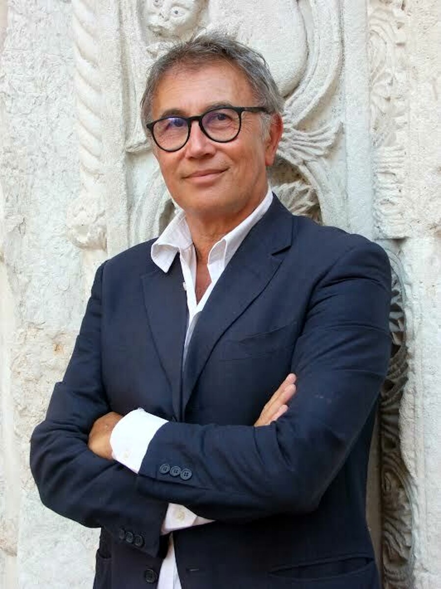 lidentita's tweet photo. 🔴“La ’#Ndrangheta ha conquistato il #Nord e la politica da anni sta a #guardare”
Il ragionamento di Piernicola #Silvis (nella foto), scrittore e docente, #questore di Foggia fino al 2017
Leggi ora 👉 https://t.co/S4Ax5zqpYk 🗞 https://t.co/6h3ehupzL7