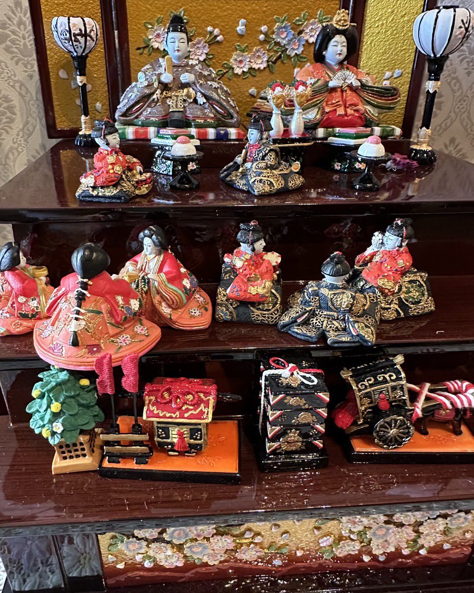 fasting_tanaka's tweet photo. 固定概念の無い小1娘のひな祭りはお茶会。
なんだか楽しそうw https://t.co/v7d8c2wuQu