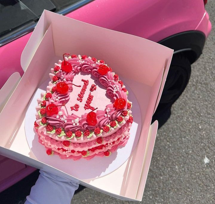 _Mcbryt_Cakes's tweet photo. ๐ฃ.... Super Pink Cake delivery coming through. ๐๐๐๐
#pinkcake #twittercakes #cakelovers #fridaycakes https://t.co/PtubOlh9ni