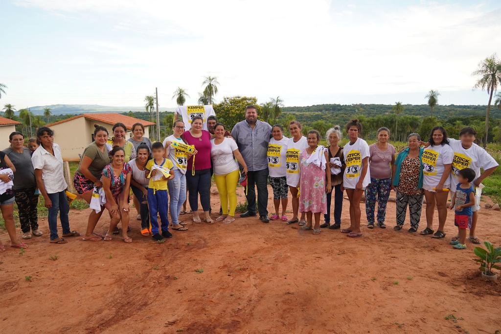 “Gran gira de las ideas”
El senador <a href="/patrick_kemper/">Patrick Kemper</a> titular de <a href="/HagamosParaguay/">Partido HAGAMOS</a> y candidato al Senado por la lista 9, opción 3, compartió con vecinos del barrio Yuquyty de Acahay, habló de la importancia de votar informados por quienes realmente trabajan por la gente