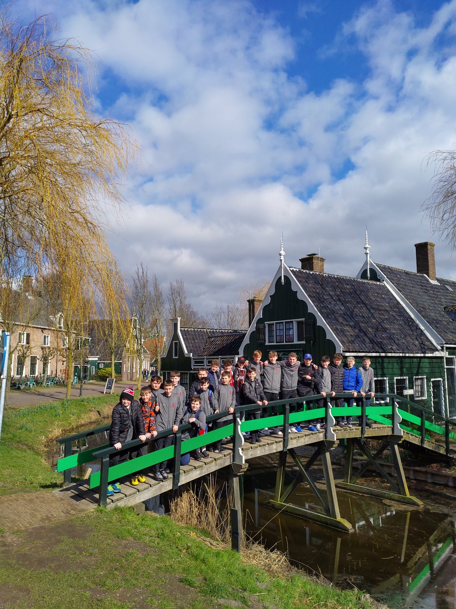 A bit of traditional Dutch culture this morning as we took in the sights and smells of Zaanse Schans.

Plenty of stroopwafels, hot chocolate and clogs to go around!!

Heading back for lunch ahead of our third and final fixture this afternoon, more updates to follow!

#rhs #tour
