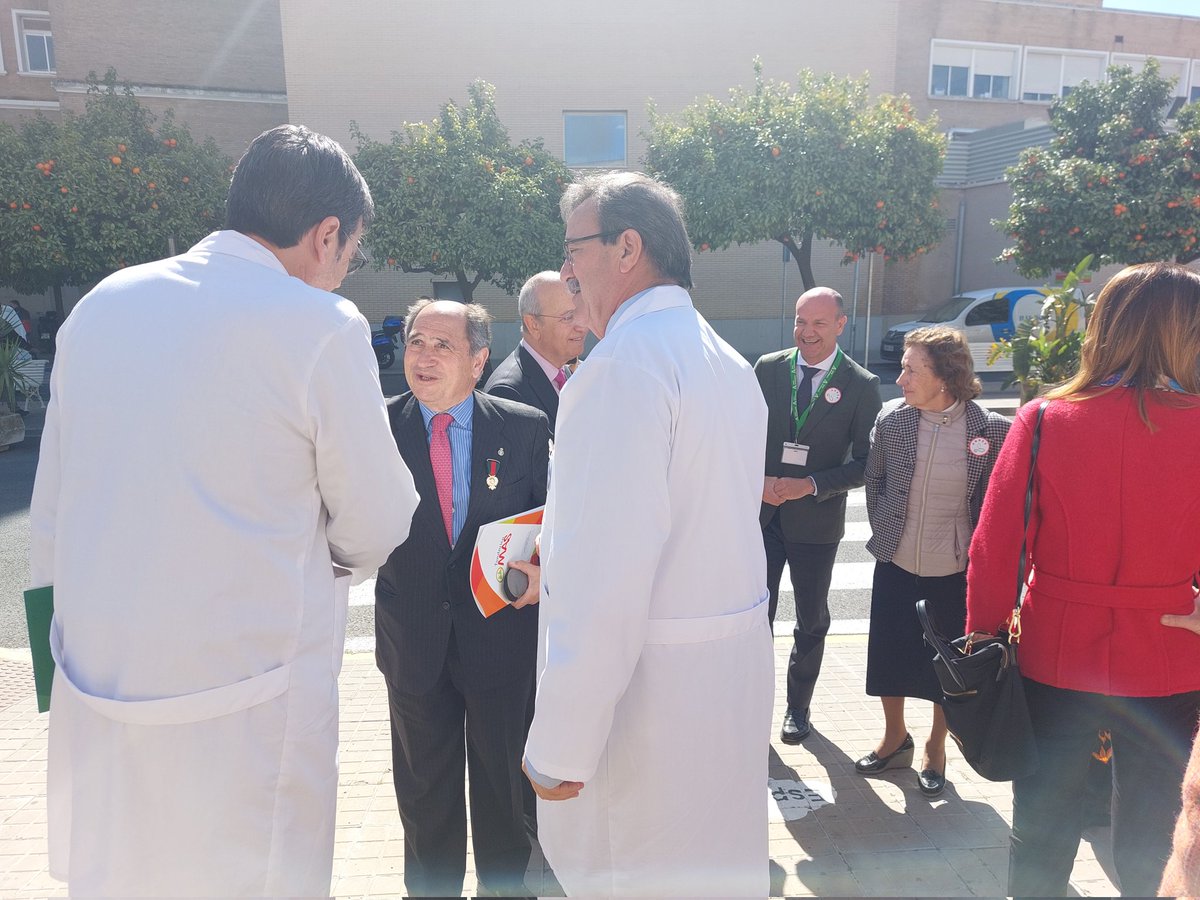 SomosFundMAS's tweet photo. Todo preparado para la firma del acuerdo de donación en el @HospitalUVRocio con el que impulsar la construcción de la #PlantaZero impulsado por @AndexAsociacion. #compromisoMAS, #PorunLugardondeLuchar https://t.co/vWyNJKLMbl