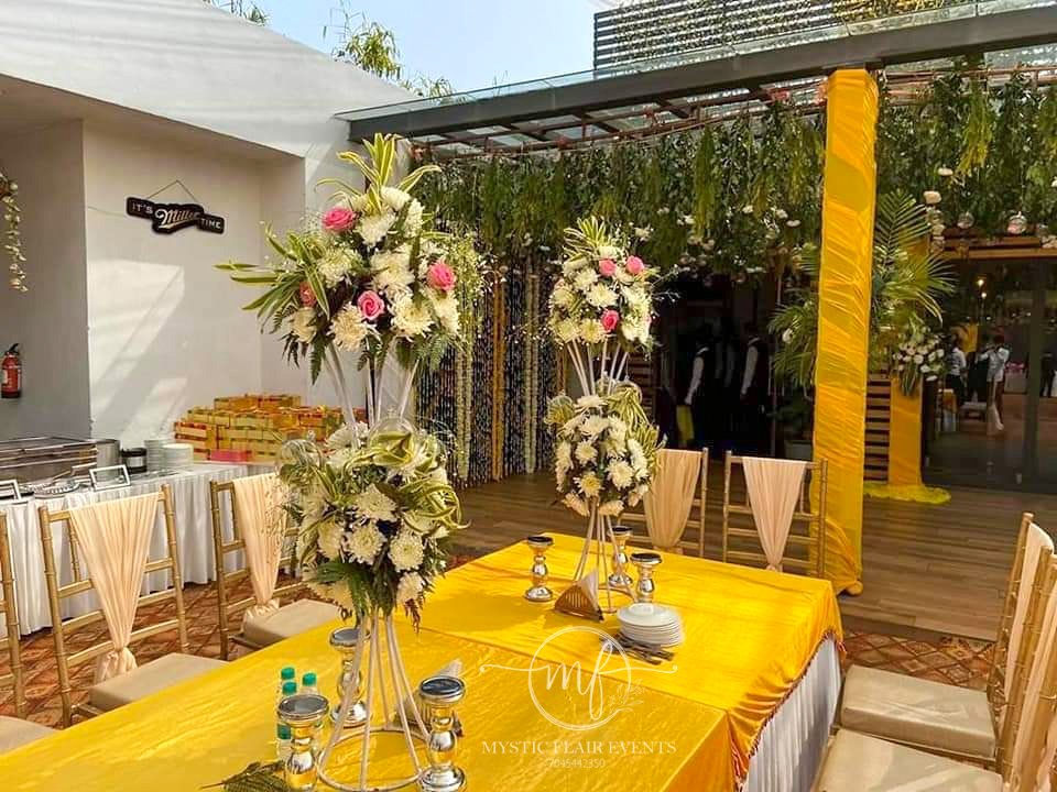 mysticflair_'s tweet image. Haldi &amp;amp; Mehendi Function!!!
#entrywaydecor #stagedecor #seatingarea #dome #haldidecor #haldiceremony #mehendidecor #mehendifunction