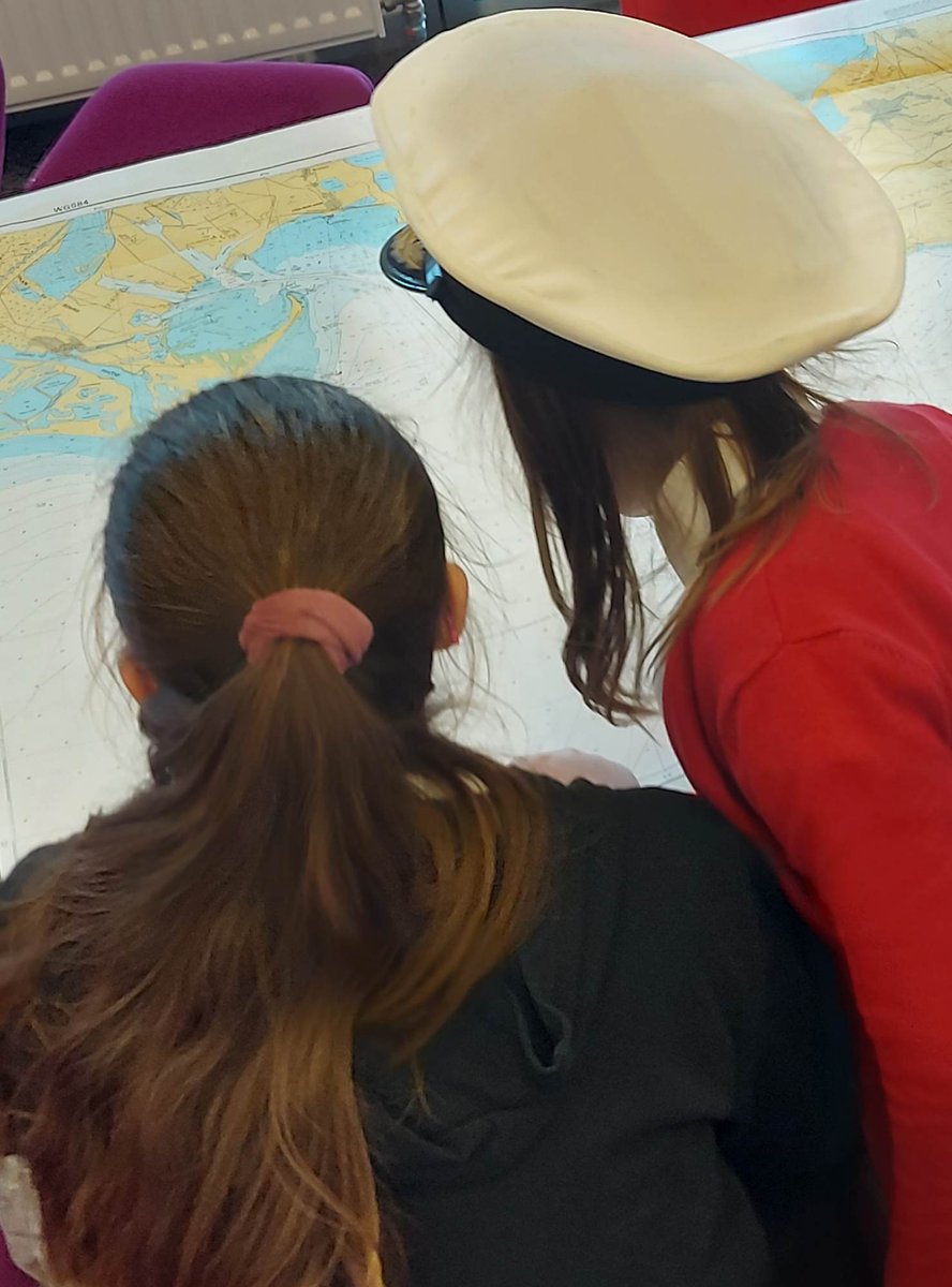 City of Glasgow College (@cofgcollege) on Twitter photo Over the last two days we've welcomed over 500 P6 pupils to our Riverside campus.
Working with <a href="/BuoyedUpLipton/">Sir Thomas Lipton Foundation</a> and our partners Stena, Stream Marine, Seapak, BAE Systems and V Ships the pupils took part in different activities giving them experience of the Merchant Navy. Over the last two days we've welcomed over 500 P6 pupils to our Riverside campus.
Working with <a href="/BuoyedUpLipton/">Sir Thomas Lipton Foundation</a> and our partners Stena, Stream Marine, Seapak, BAE Systems and V Ships the pupils took part in different activities giving them experience of the Merchant Navy.