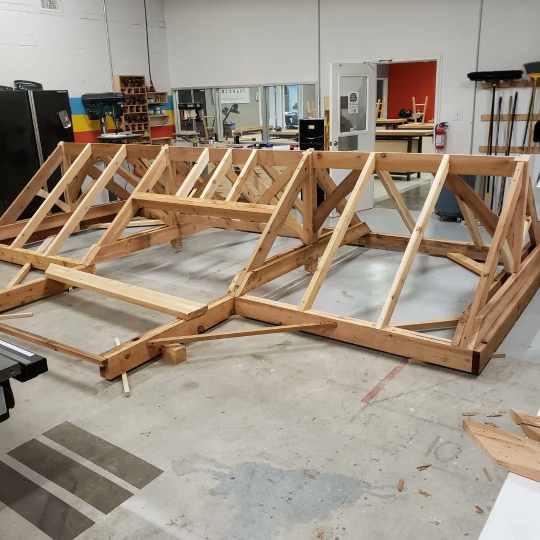 thestereotomist's tweet photo. Final roof assembly. Once we are at this stage all the components get marked then the whole roof gets disassembled for transportation. We will try to keep as much together as possible. Making it a lot easier for on-site raising. 
#stereotomy #thestereotomist https://t.co/mbyHKEXSlo