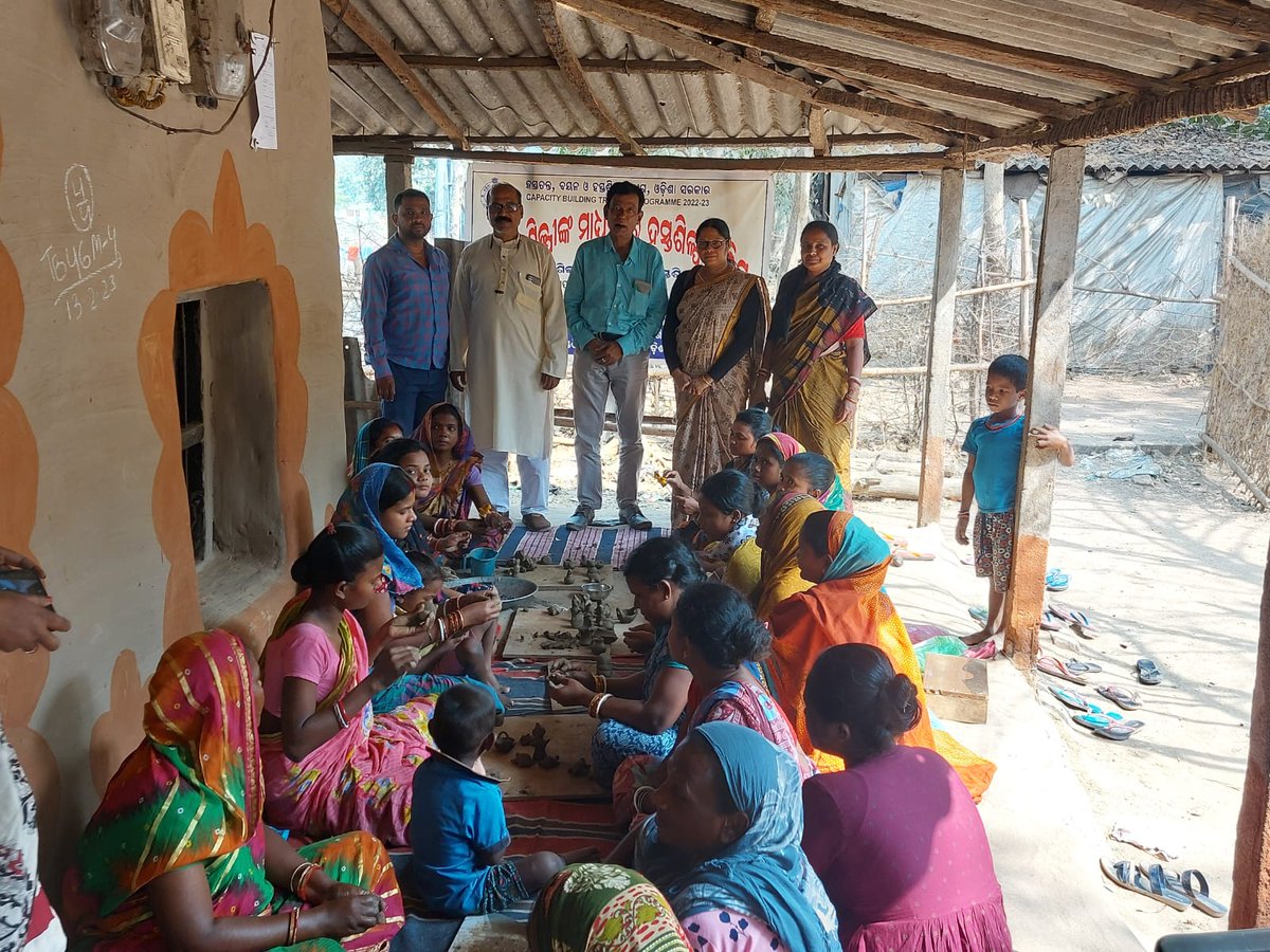 Surprise Visit to MCM Training center on Lacquer craft at Bampada , Remuna Block by ADH Balasore, OHHDPC Members and HPO Balasore on dt 3.3.2023