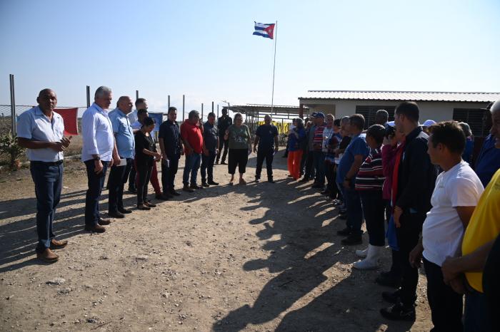 #Cuba: Los encuentros que por estos días tienen lugar a lo largo y ancho del país, entre los candidatos a diputado al Parlamento cubano y el pueblo que los nominó, no solo han servido para escuchar las justas preocupaciones...
radiosantacruz.icrt.cu/candidatos-a-d…